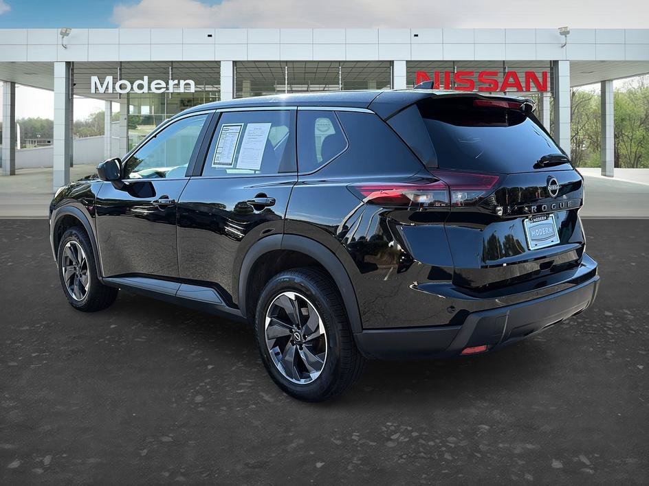 Certified 2025 Nissan Rogue SV FWD image 3