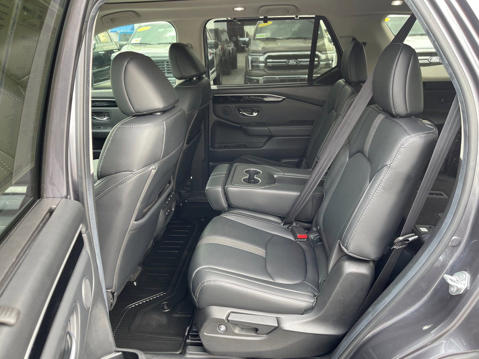 Used 2025 Honda Pilot Touring image 14