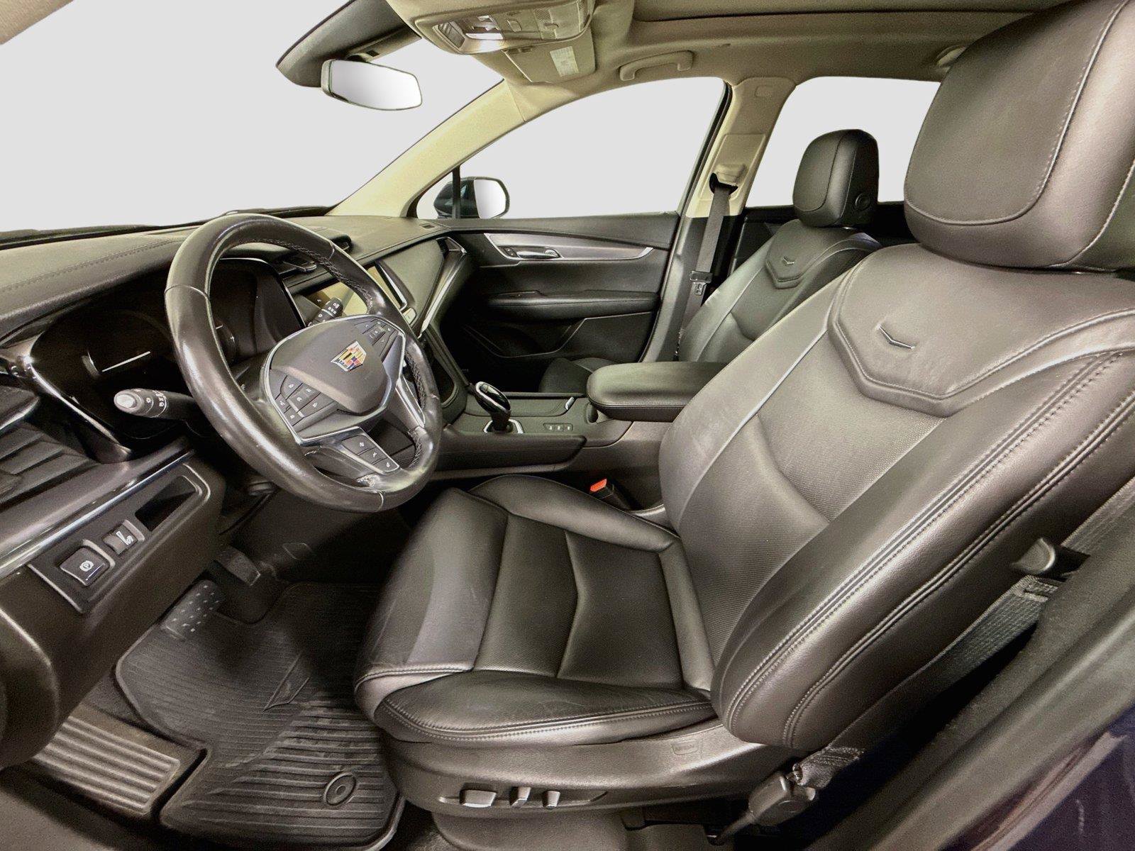 Used 2019 Cadillac XT5 Luxury w/ Advanced Security Package AWD/4WD image 15