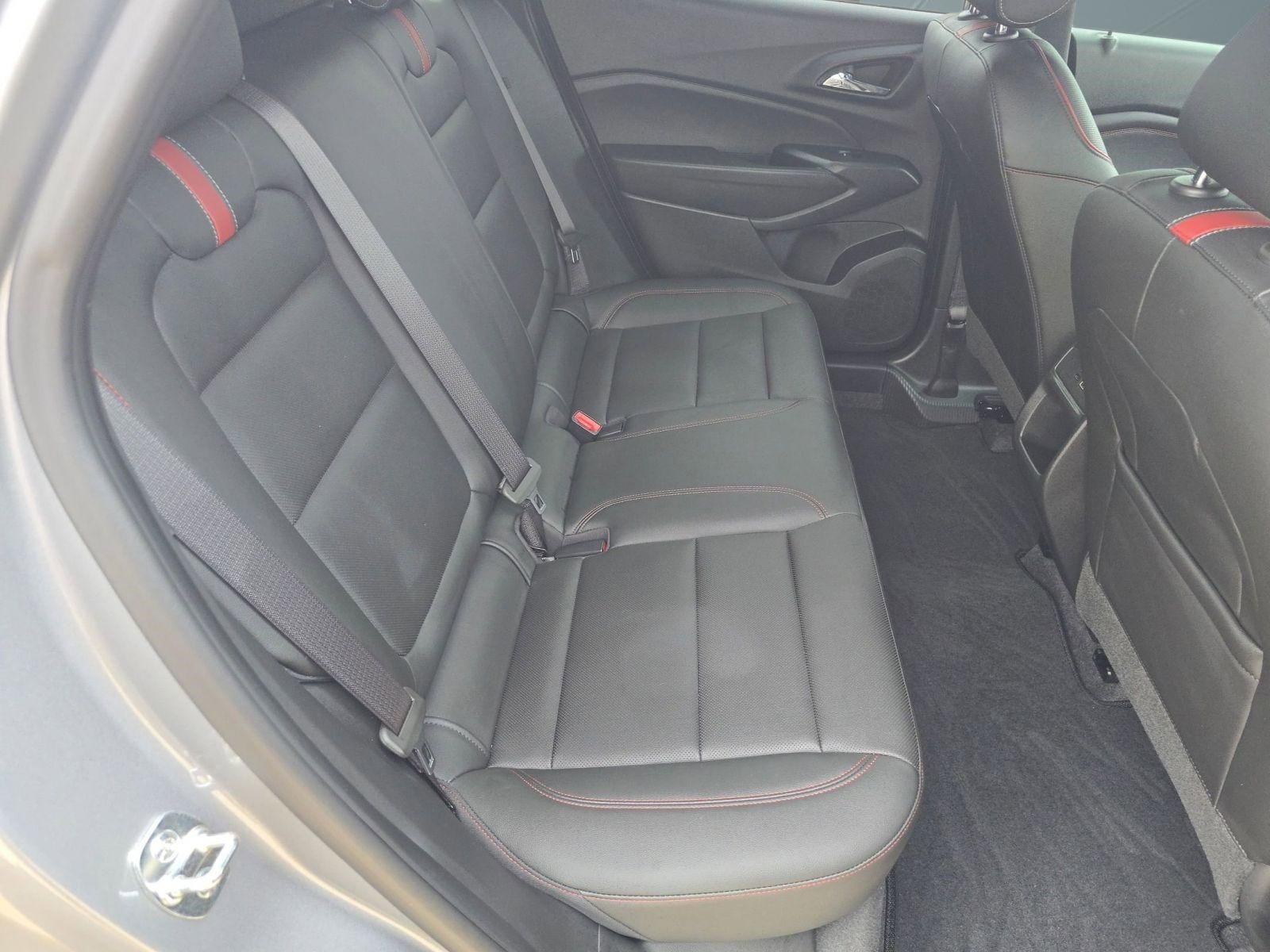 Used 2025 Chevrolet Trax RS w/ Driver Confidence Package image 24