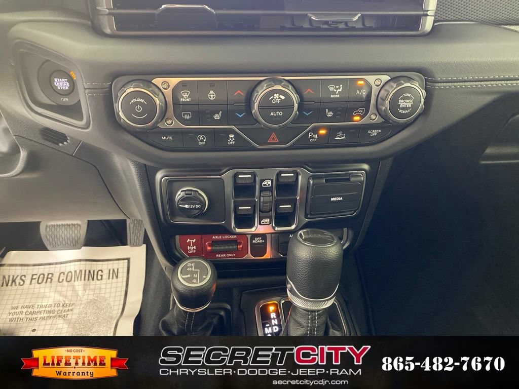 New 2026 Jeep Gladiator Mojave w/ Safety Group AWD/4WD image 24