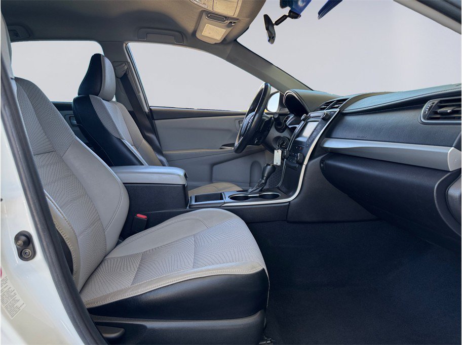 Used 2016 Toyota Camry SE w/ Protection Package (Q2) FWD image 19