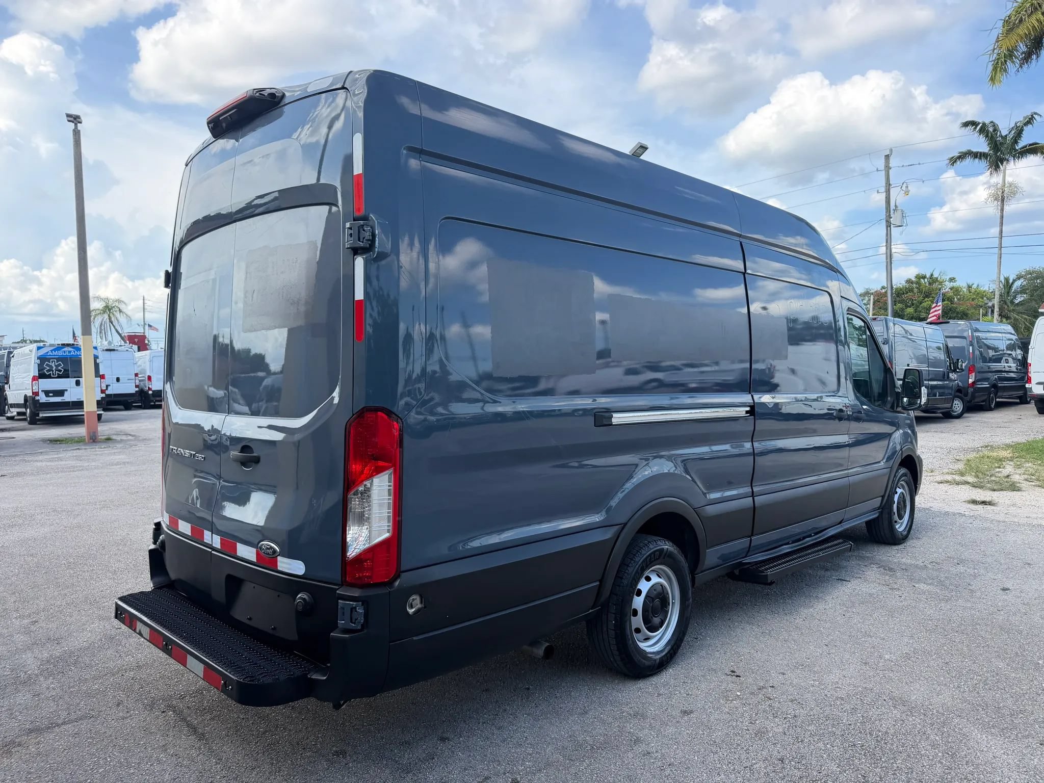 Used 2020 Ford Transit 250 148 High Roof Extended RWD image 6