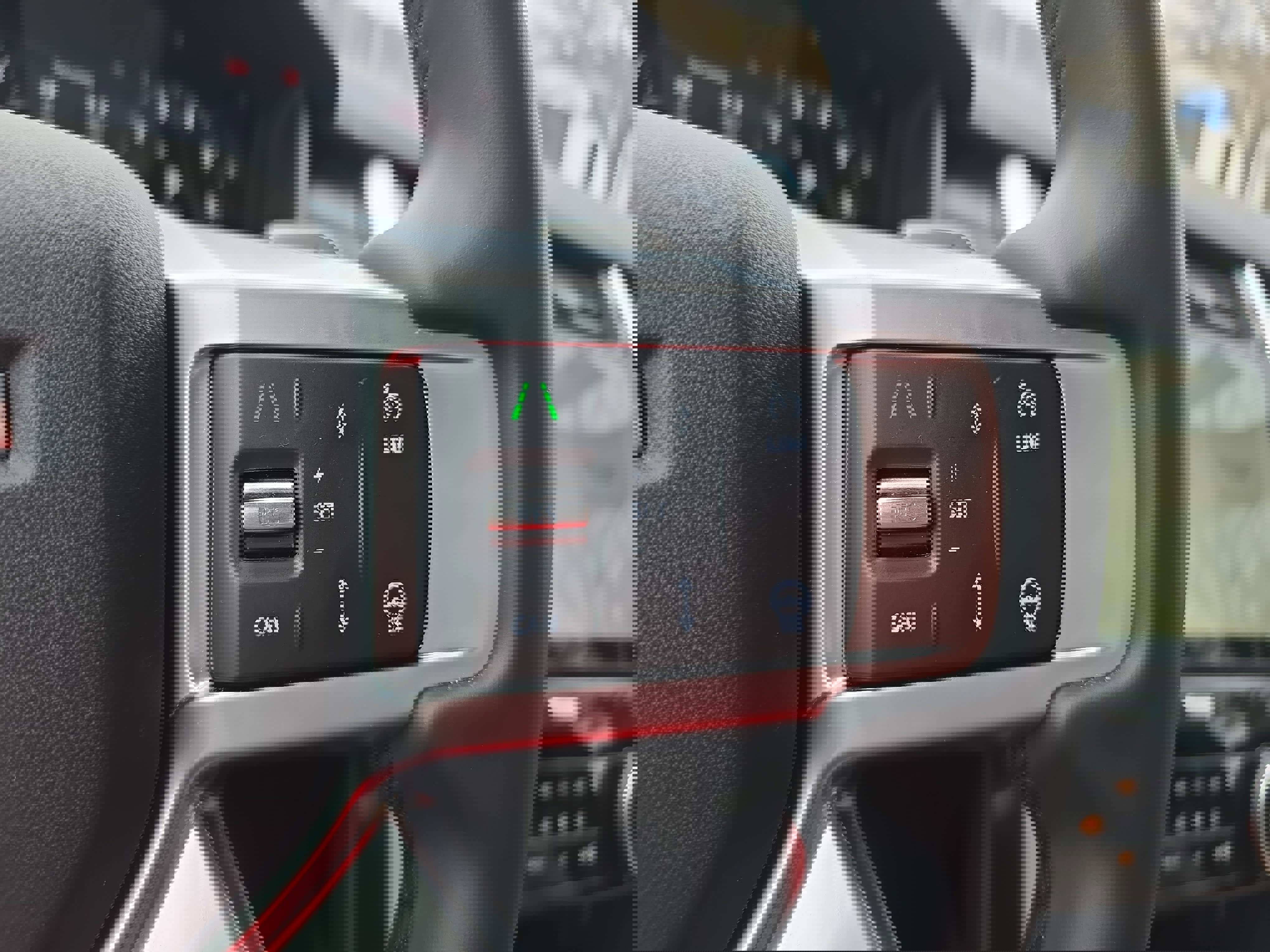 Certified 2025 Land Rover Discovery Dynamic SE image 19