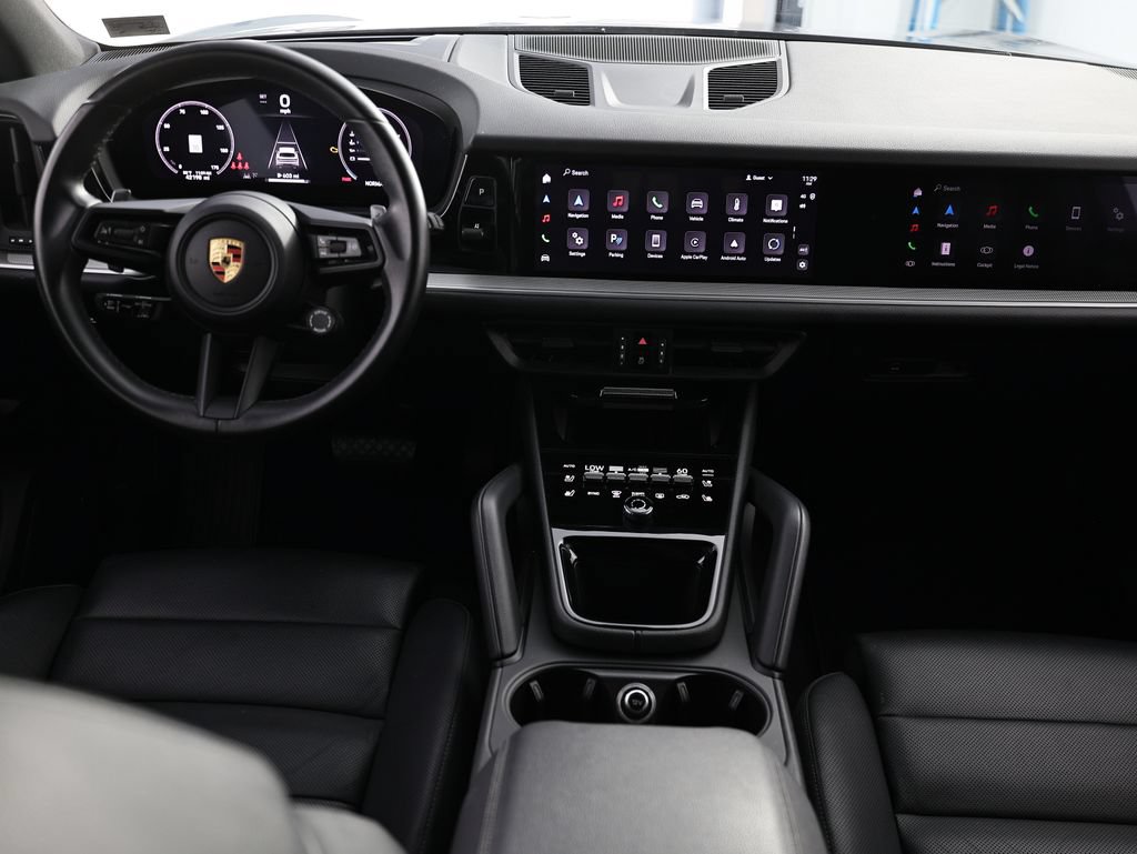 Used 2024 Porsche Cayenne AWD/4WD image 28