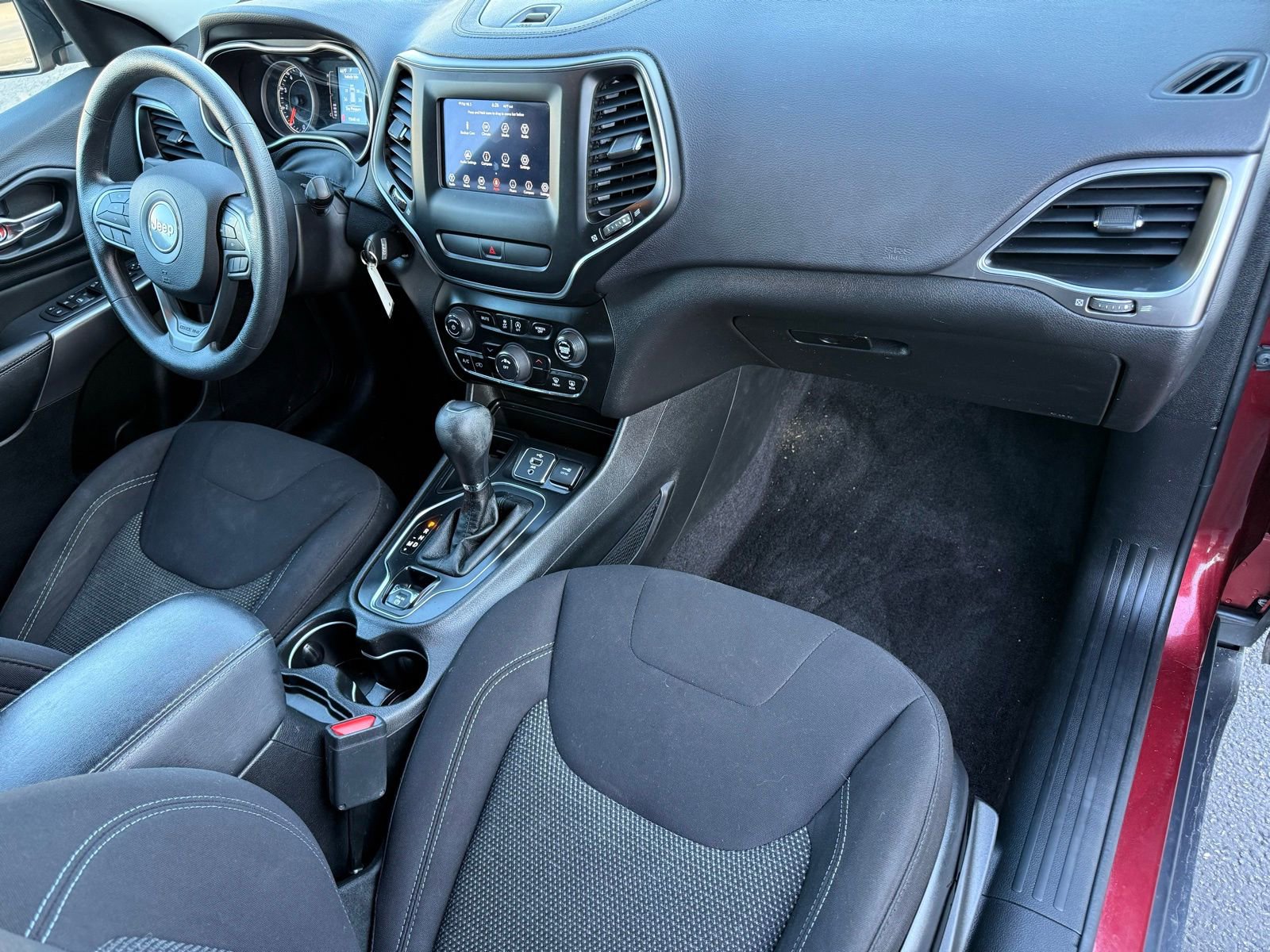 Used 2019 Jeep Cherokee Latitude w/ Popular Appearance Group image 15