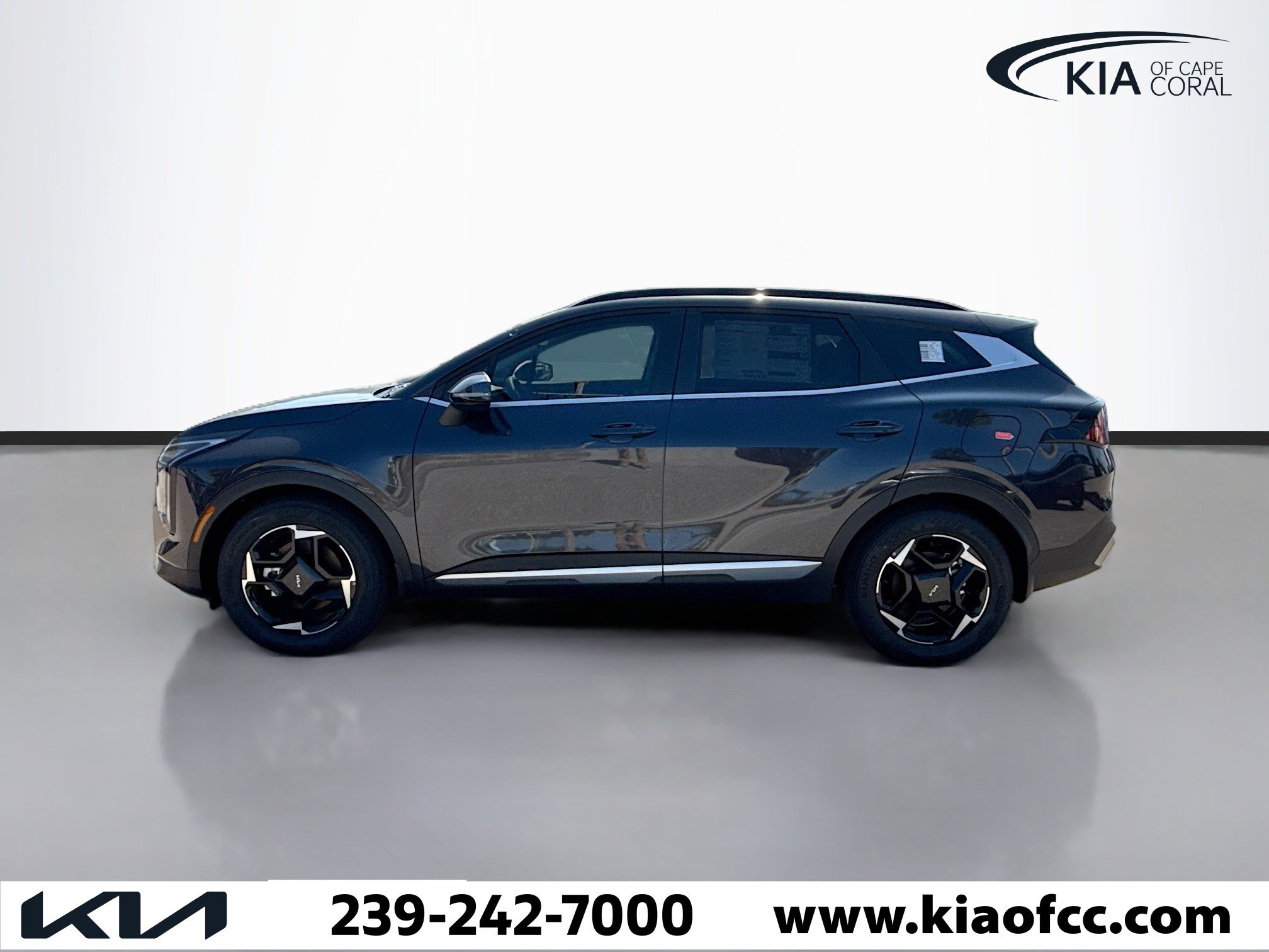 New 2026 Kia Sportage EX w/ EX Panorama Roof Package image 2