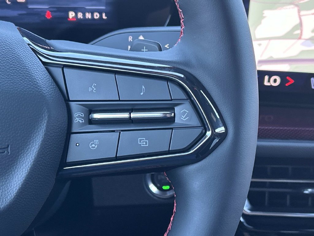 New 2027 Chevrolet Traverse RS w/ LPO, Floor Liner Package FWD image 29