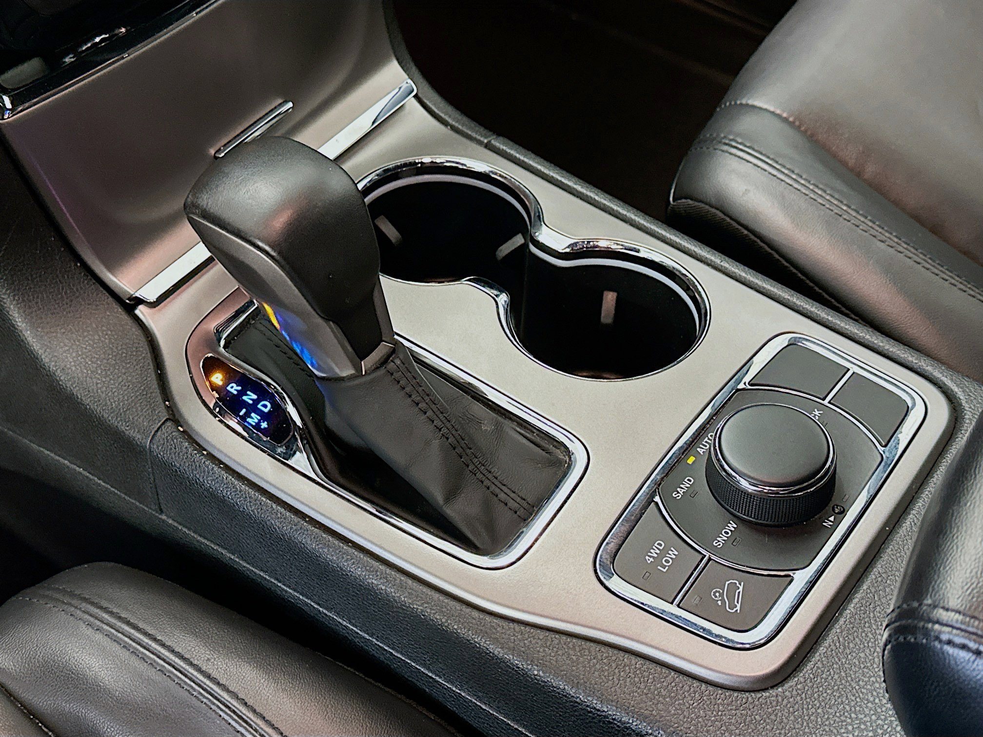 Used 2019 Jeep Grand Cherokee Limited image 25