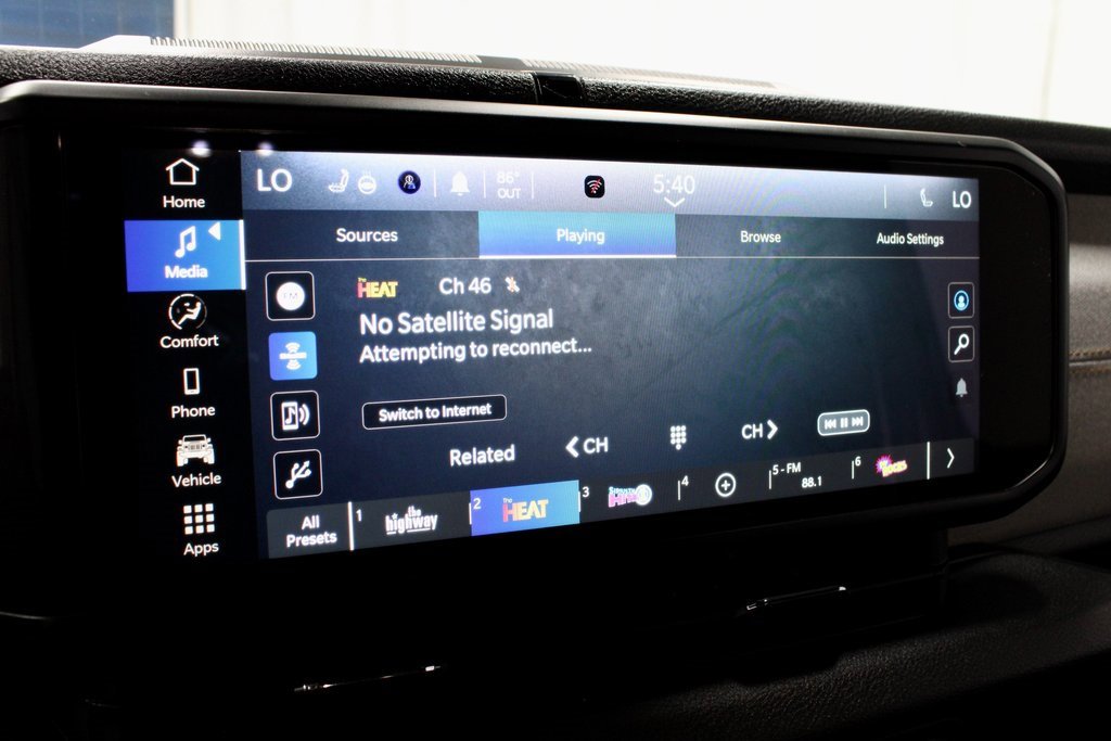 Used 2024 Jeep Wrangler Unlimited image 3