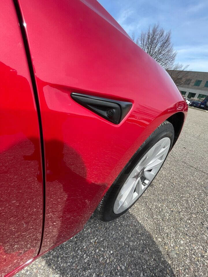 Used 2021 Tesla Model 3 Standard Range Plus image 11