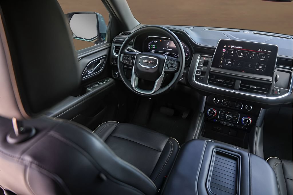 Used 2023 GMC Yukon SLT w/ SLT Luxury Package RWD image 27