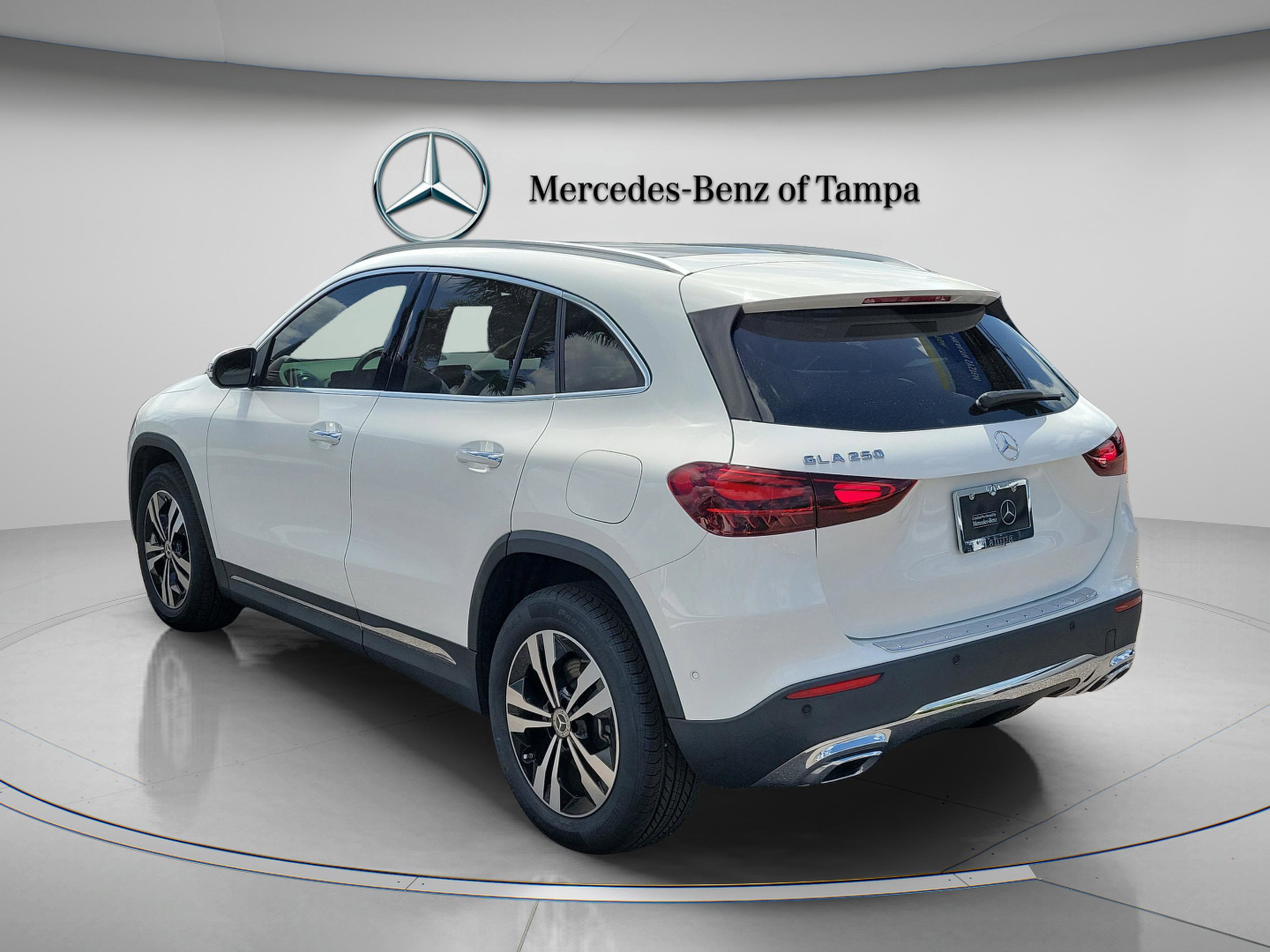 Certified 2024 Mercedes-Benz GLA 250 image 2