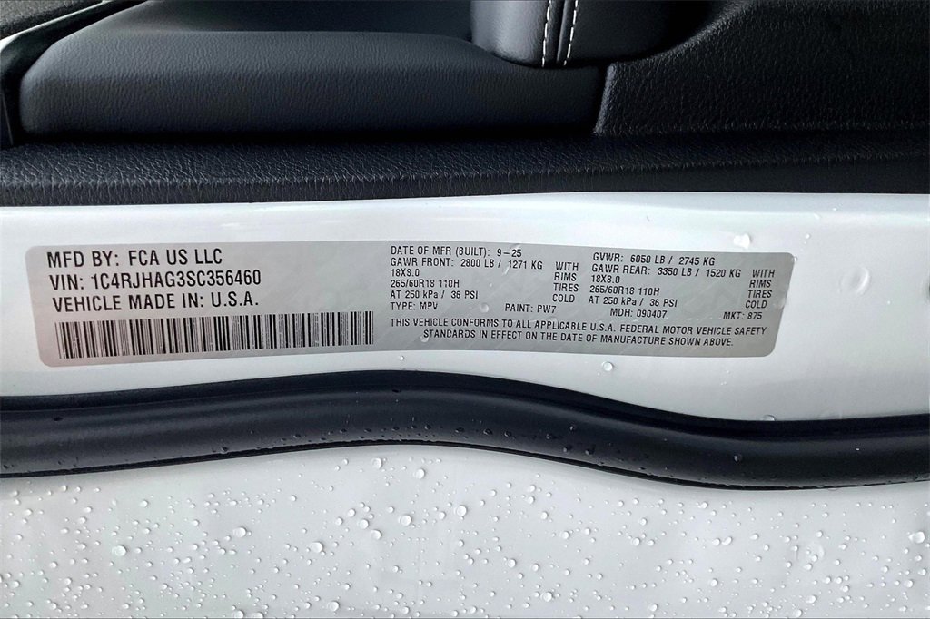 New 2025 Jeep Grand Cherokee Laredo X image 13