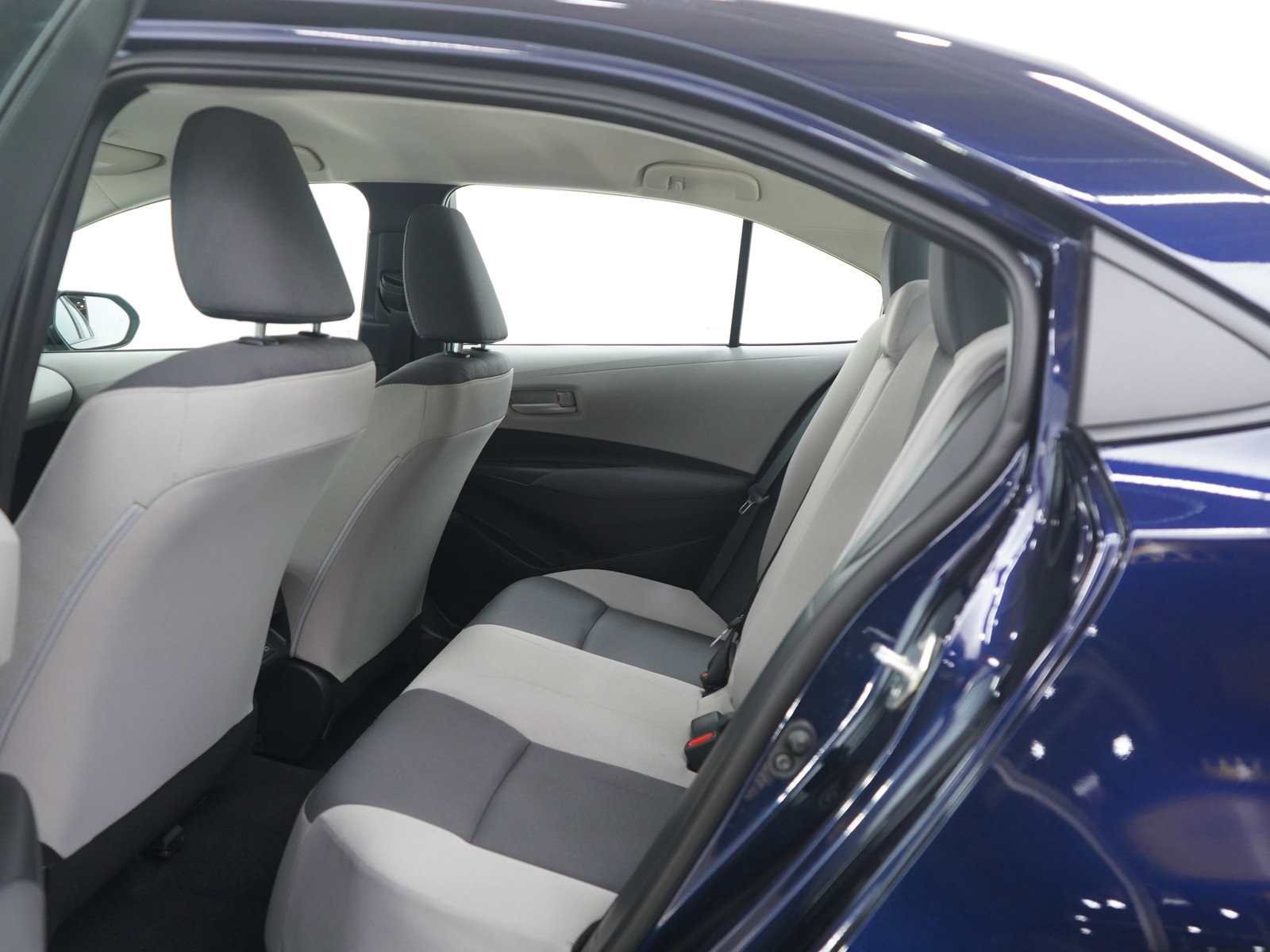 Used 2025 Toyota Corolla LE w/ LE Premium Package image 16