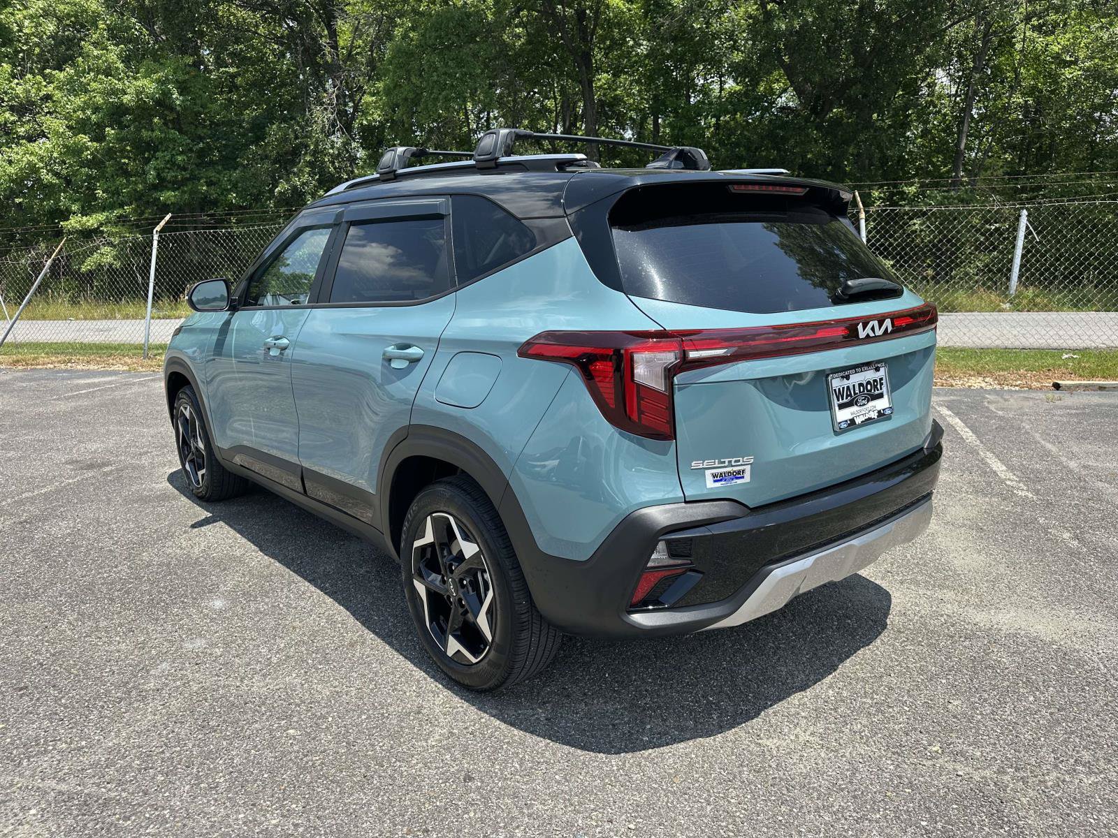 Used 2025 Kia Seltos S AWD/4WD image 4