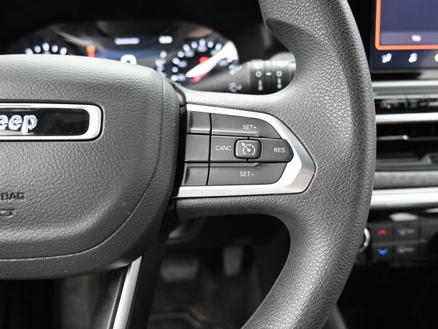 Used 2025 Jeep Compass Sport image 20
