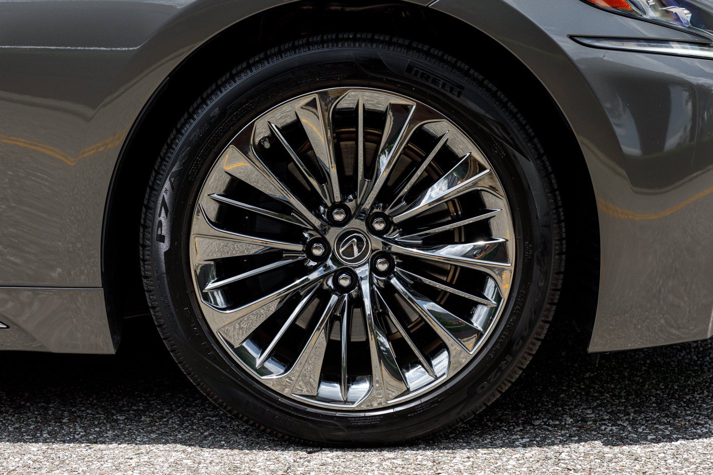 Used 2020 Lexus LS 500 w/ Interior Upgrade Package RWD image 9