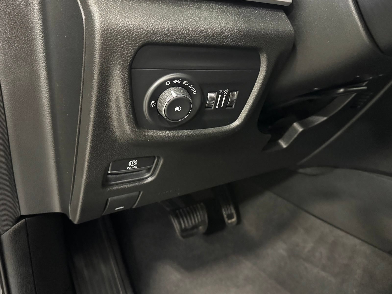 Used 2021 Jeep Grand Cherokee L Limited AWD/4WD image 19