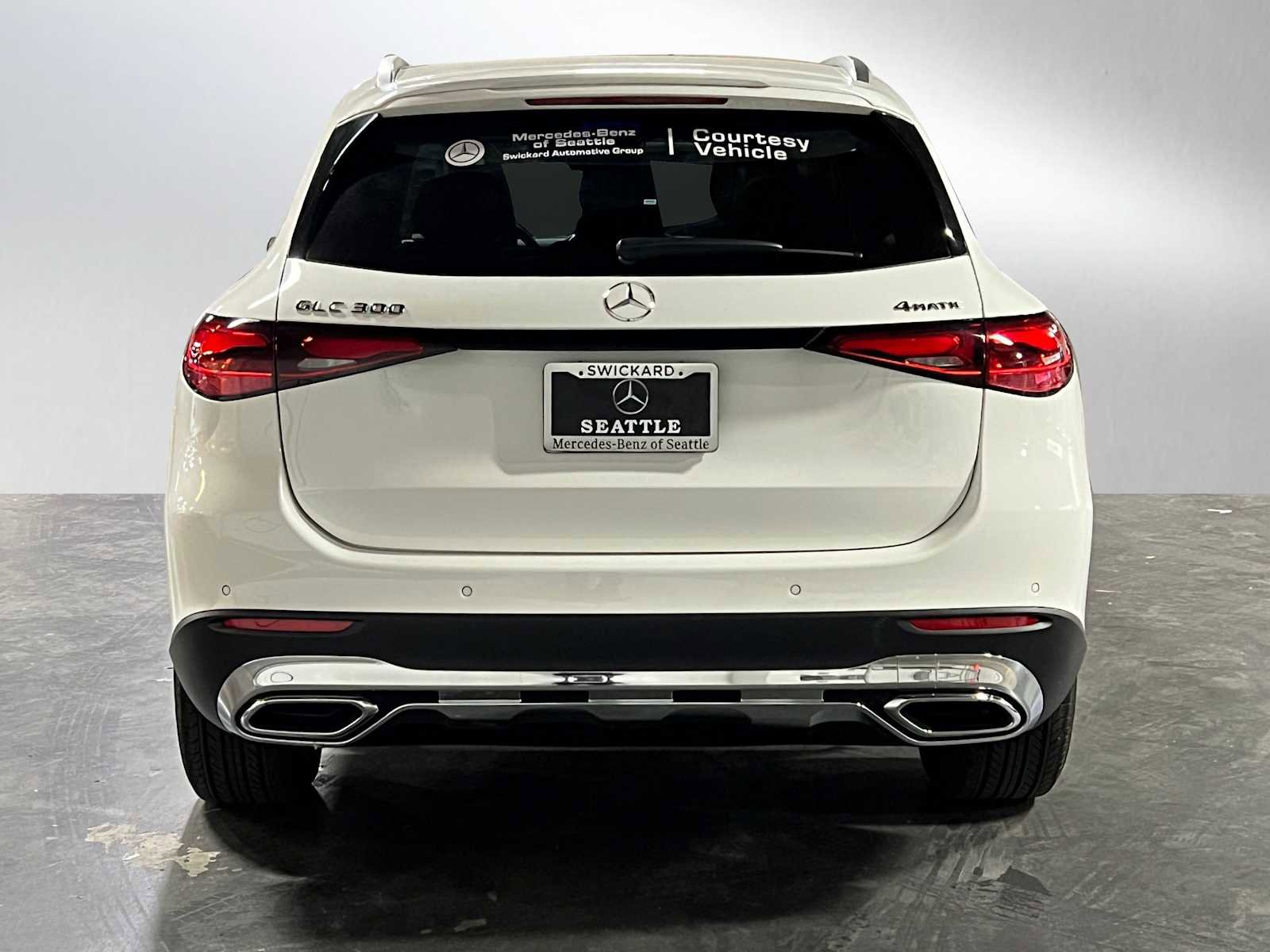 Used 2026 Mercedes-Benz GLC 300 4MATIC image 4