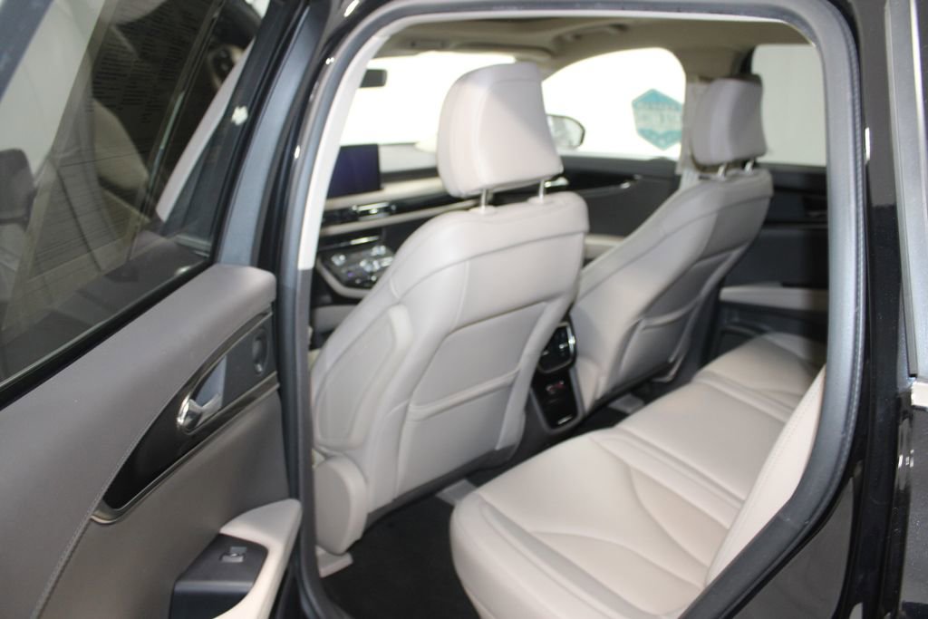 Used 2022 Lincoln Nautilus Reserve w/ Equipment Group 201A image 27