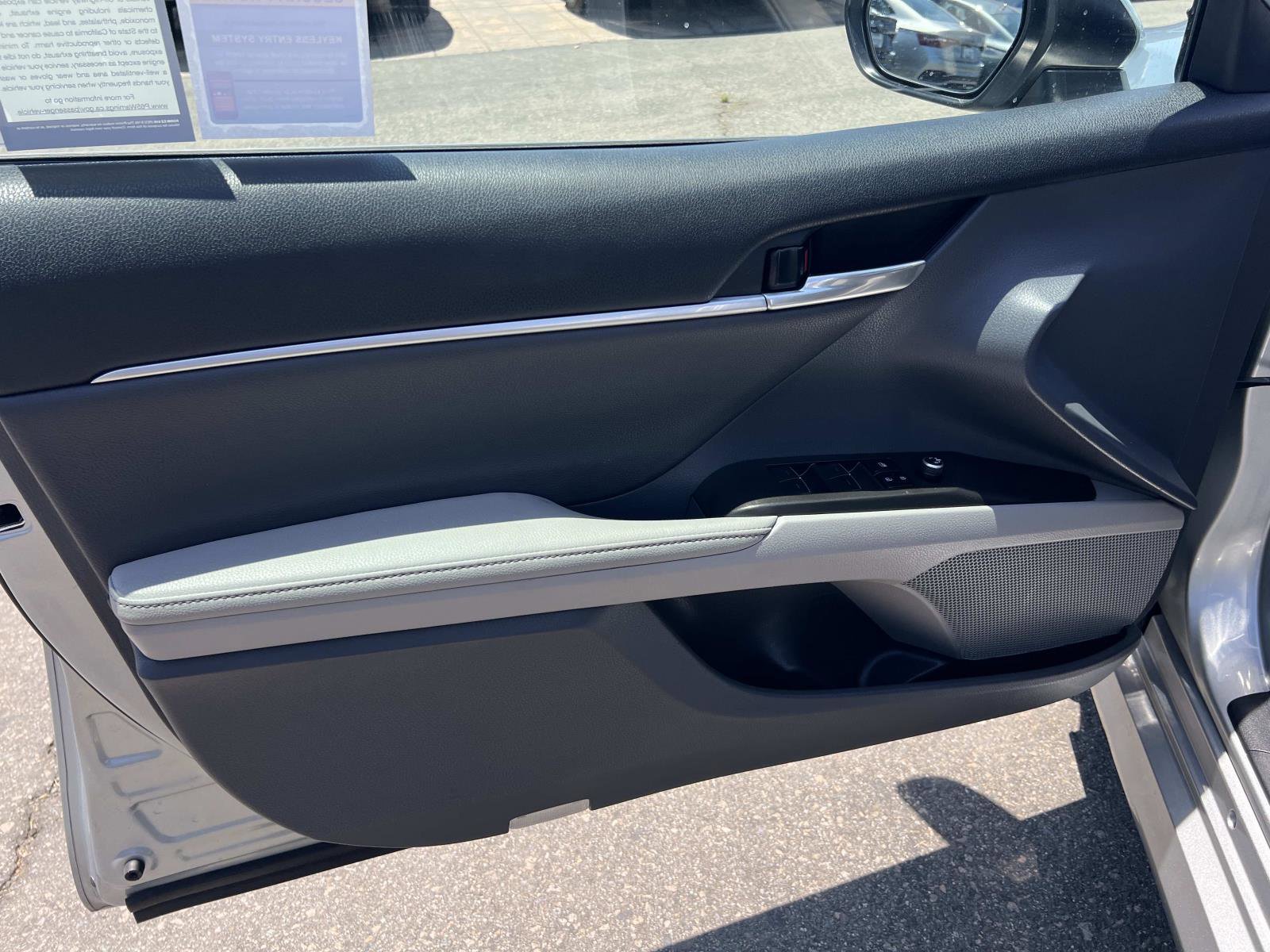 Used 2023 Toyota Camry XLE FWD image 6