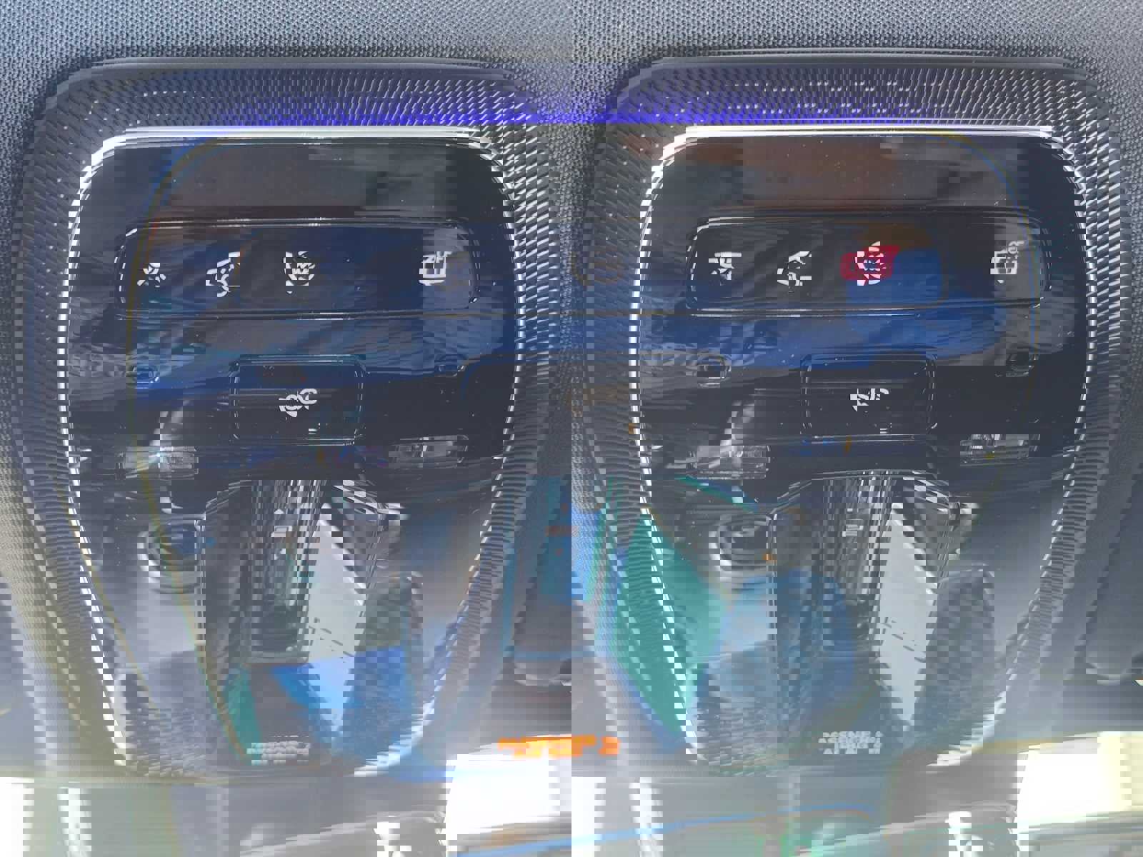 Used 2024 Mercedes-Benz C 43 AMG 4MATIC Sedan image 31