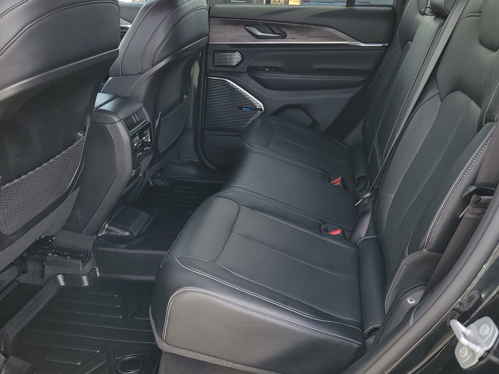 Used 2022 Jeep Grand Cherokee Overland image 8