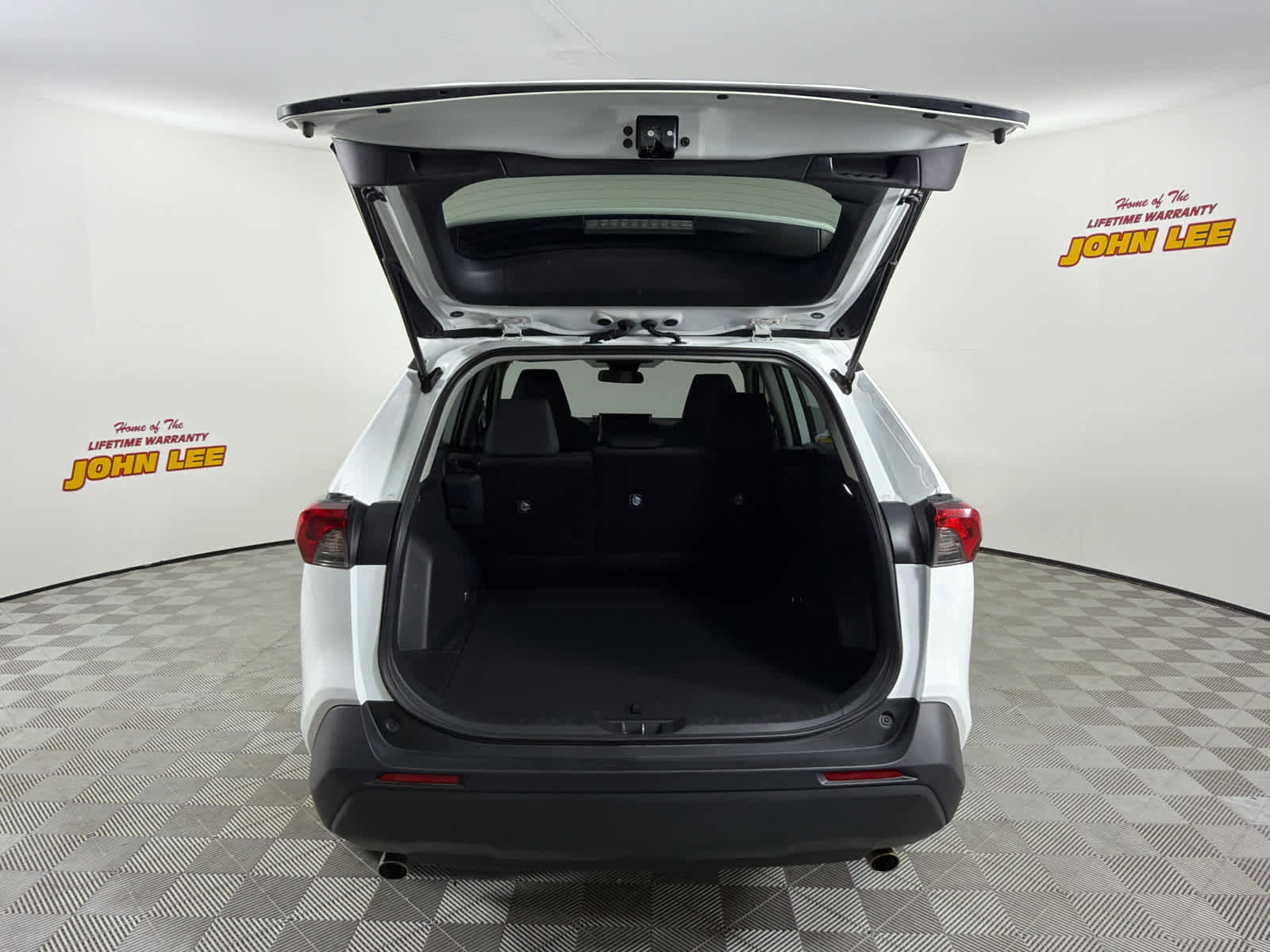 Used 2025 Toyota RAV4 LE FWD image 5