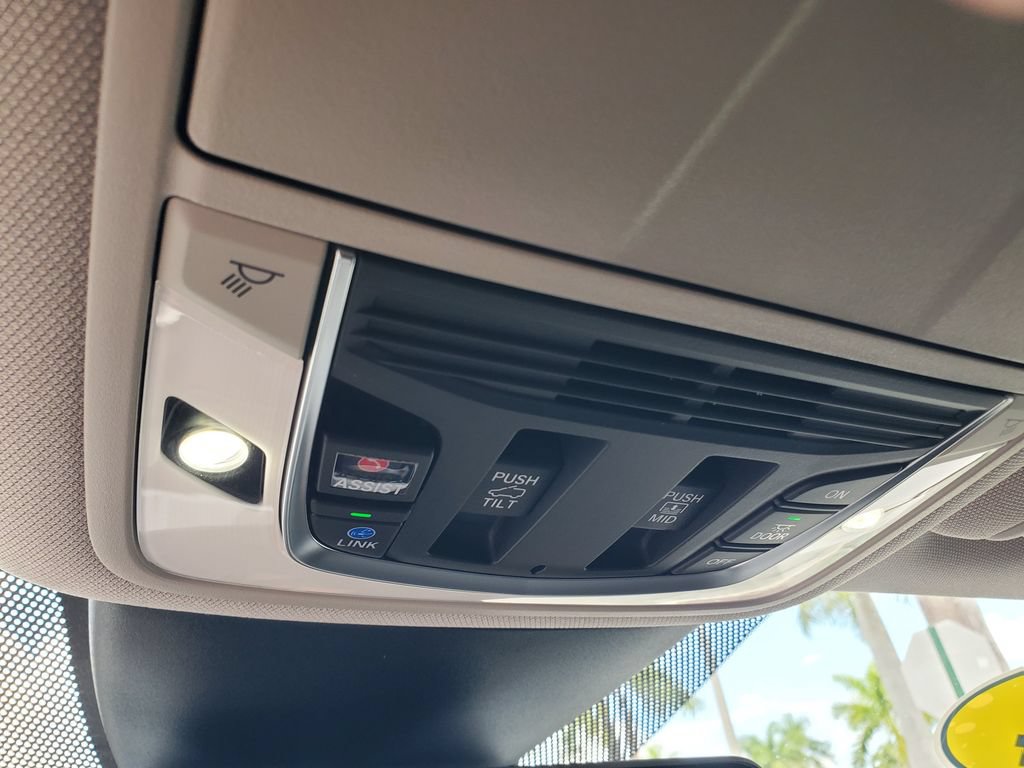 Certified 2024 Acura MDX w/ Technology Package FWD image 35