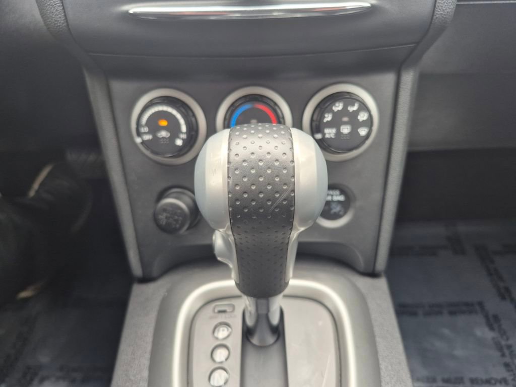 Used 2015 Nissan Rogue S image 11