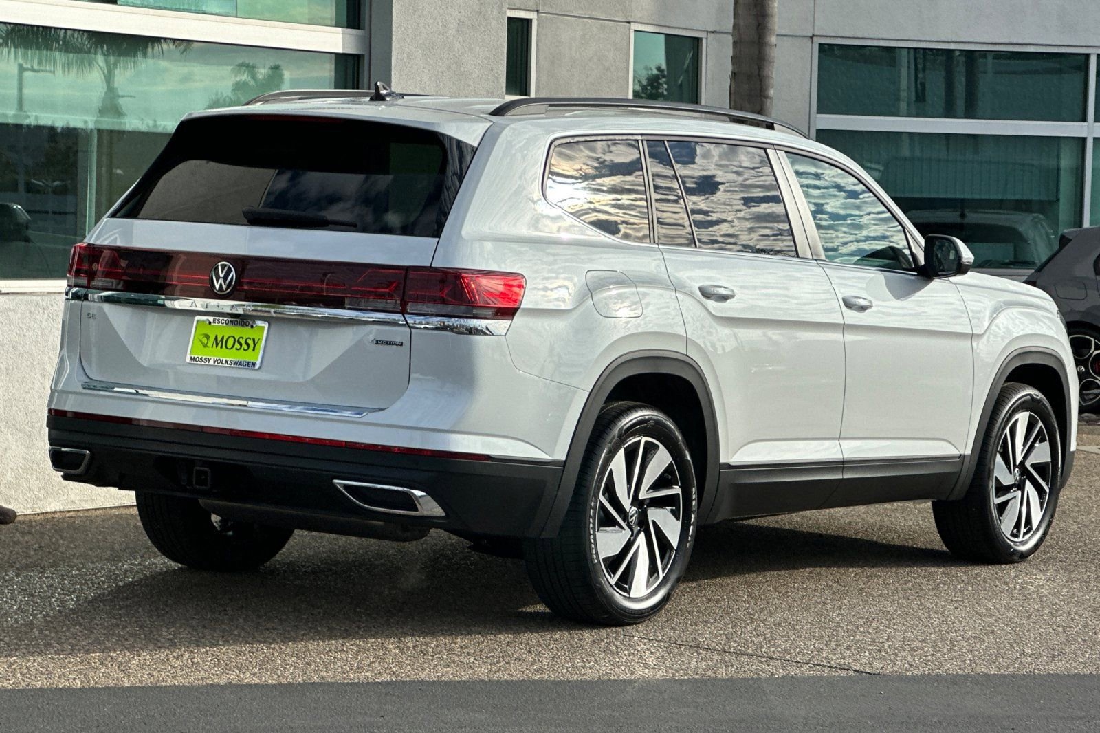 New 2026 Volkswagen Atlas SE image 4
