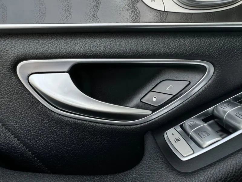 Used 2015 Mercedes-Benz C 300 4MATIC Sedan image 43