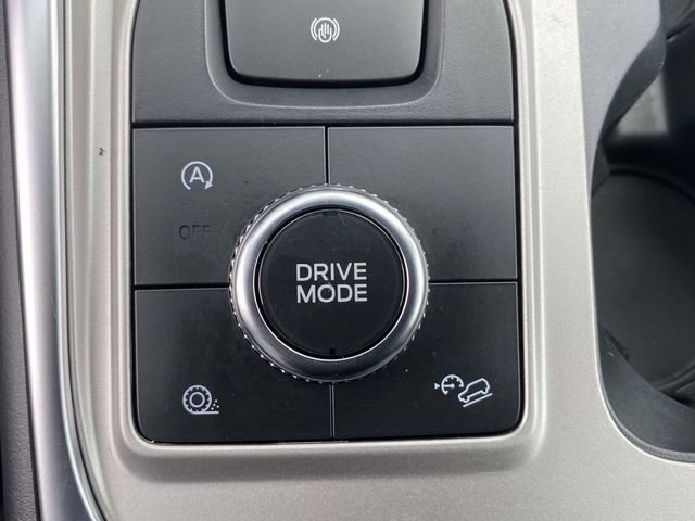 Used 2024 Ford Explorer XLT w/ Equipment Group 202A AWD/4WD image 31