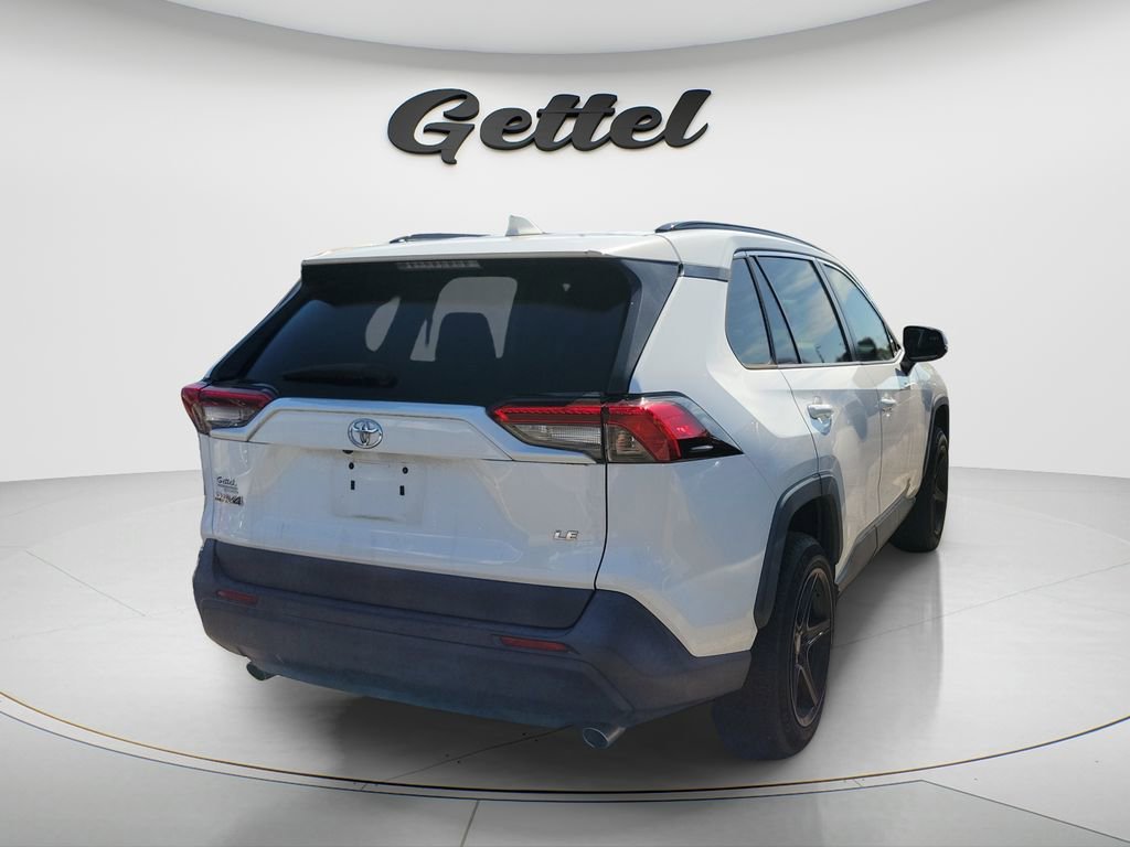 Certified 2019 Toyota RAV4 LE FWD image 4