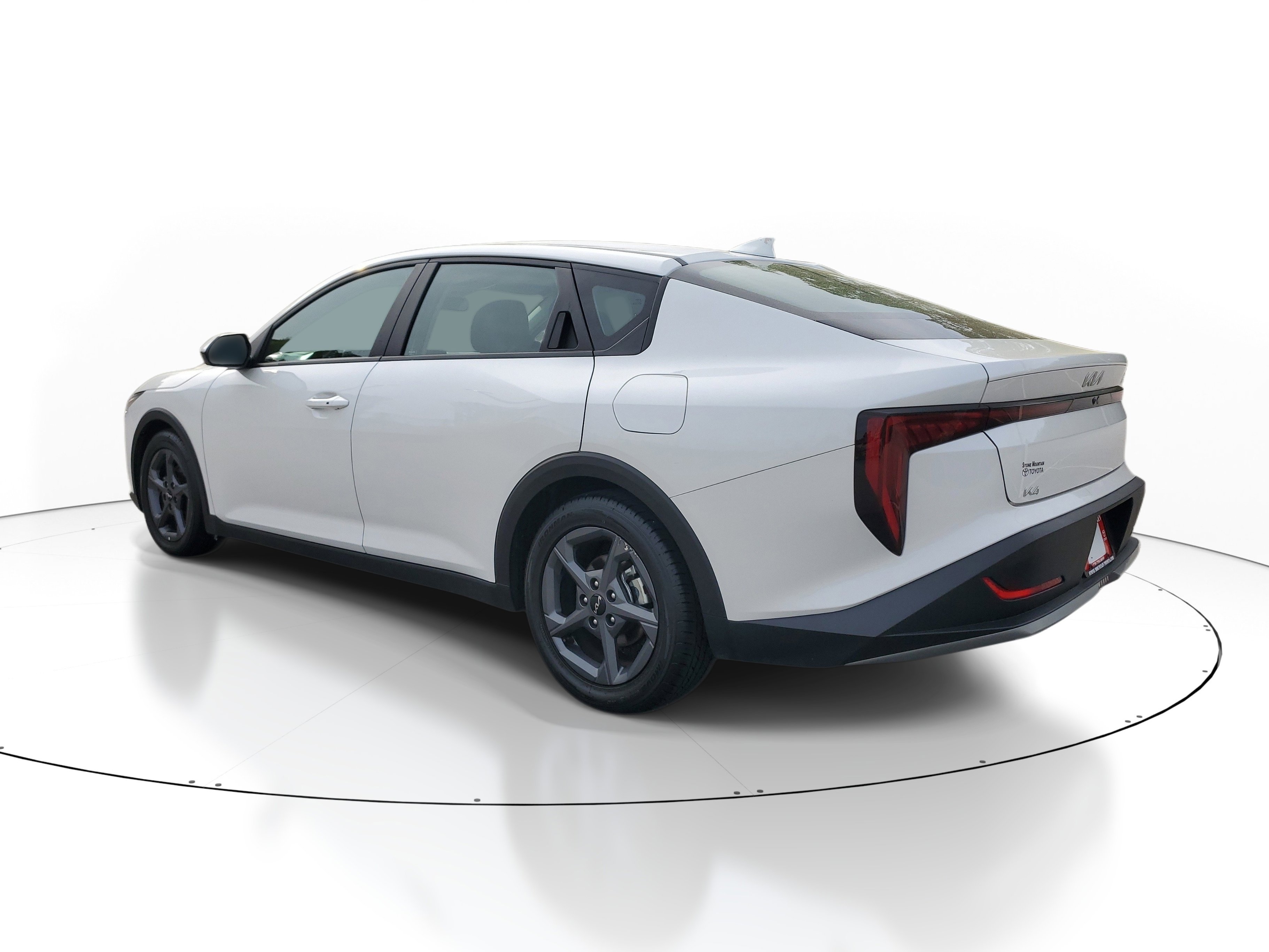 Used 2025 Kia K4 LXS FWD image 4