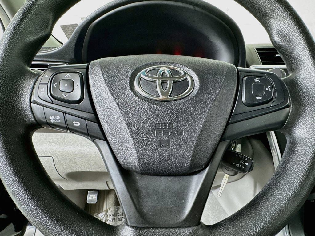 Used 2015 Toyota Camry LE FWD image 28