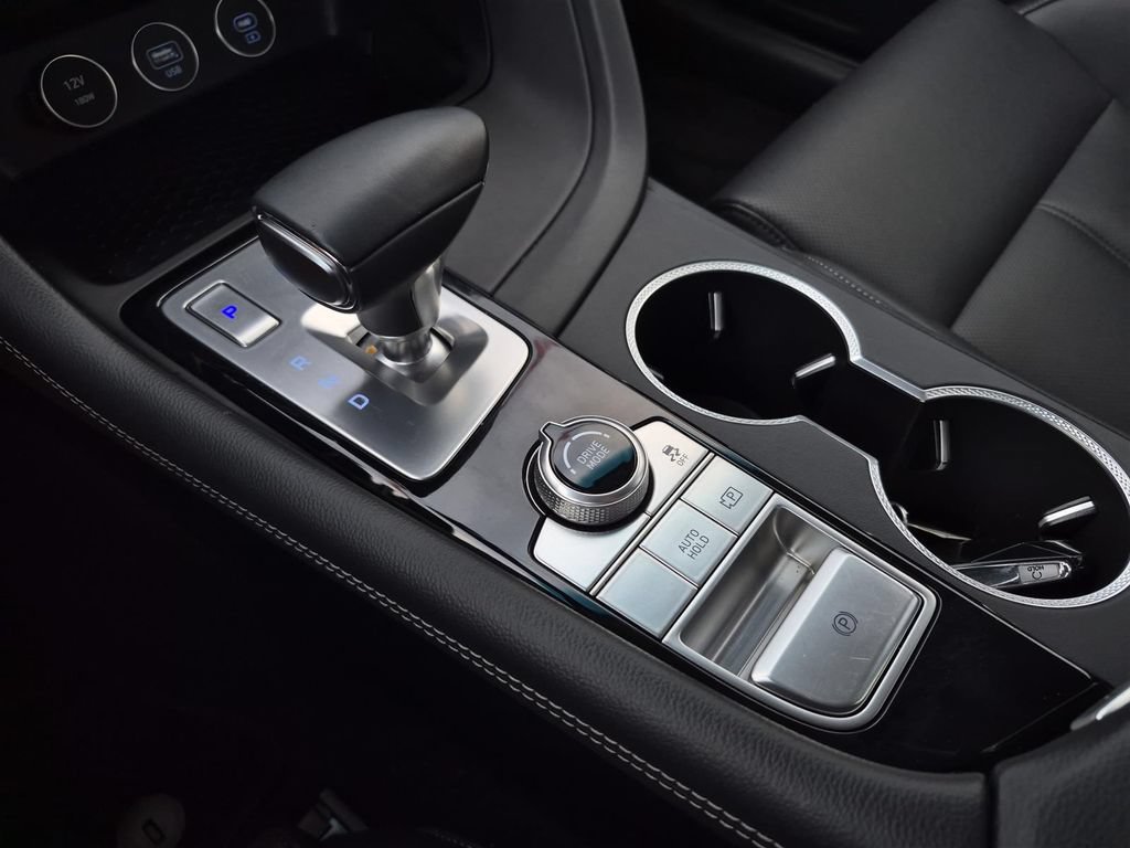 Used 2026 Genesis G70 2.5T RWD image 31