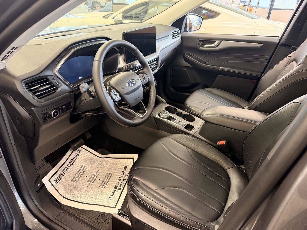 Used 2025 Ford Escape SE w/ PHEV Premium Package FWD image 8