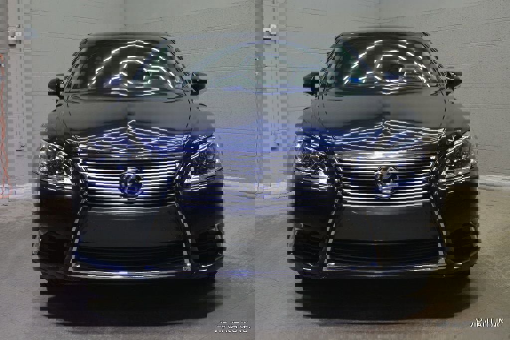 Used 2013 Lexus LS 460 w/ Comfort Pkg RWD image 5