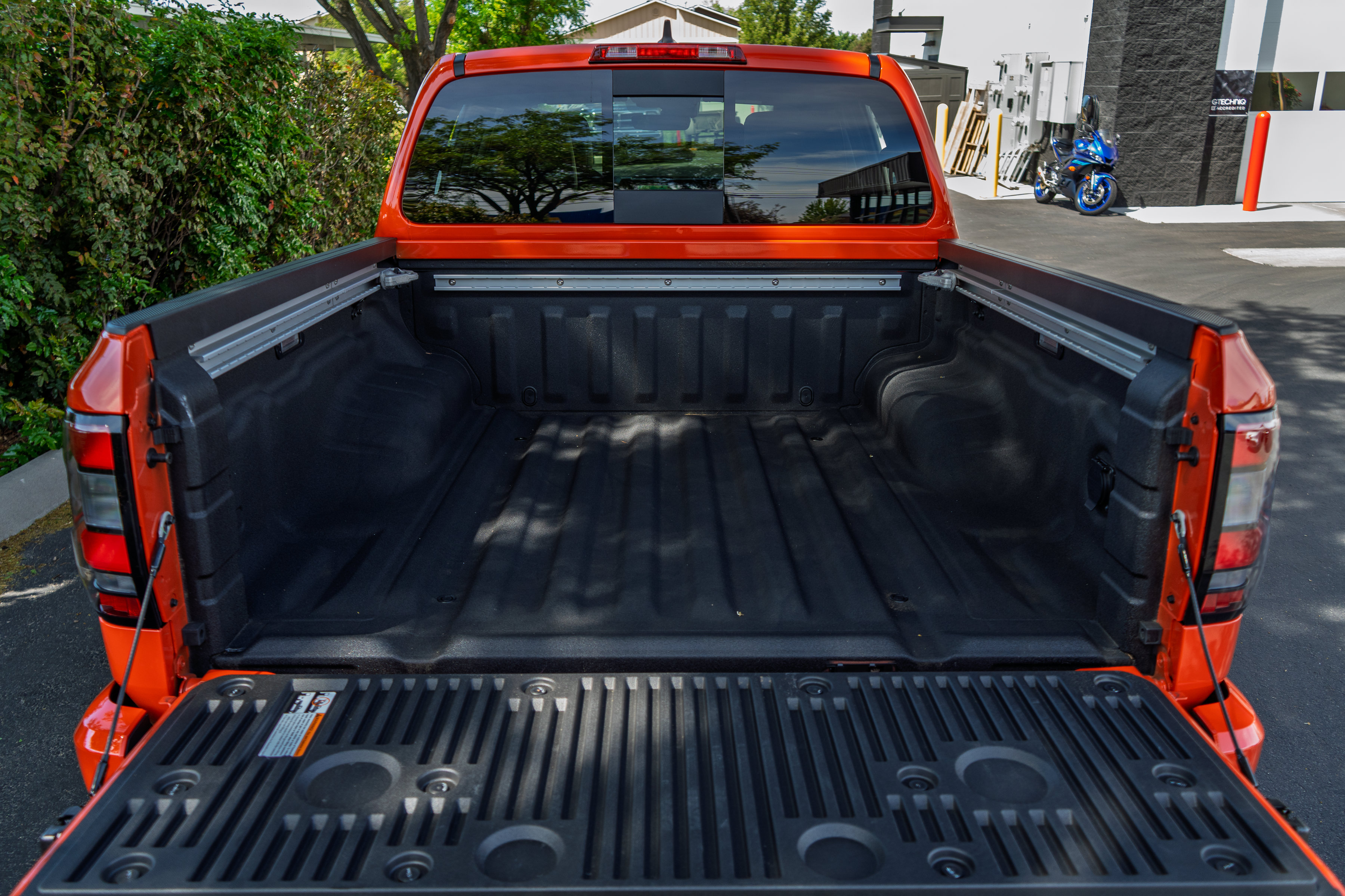 Used 2025 Nissan Frontier PRO-4X w/ Pro Premium Package AWD/4WD image 45