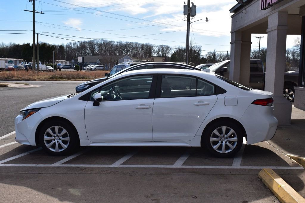 Used 2022 Toyota Corolla LE image 5