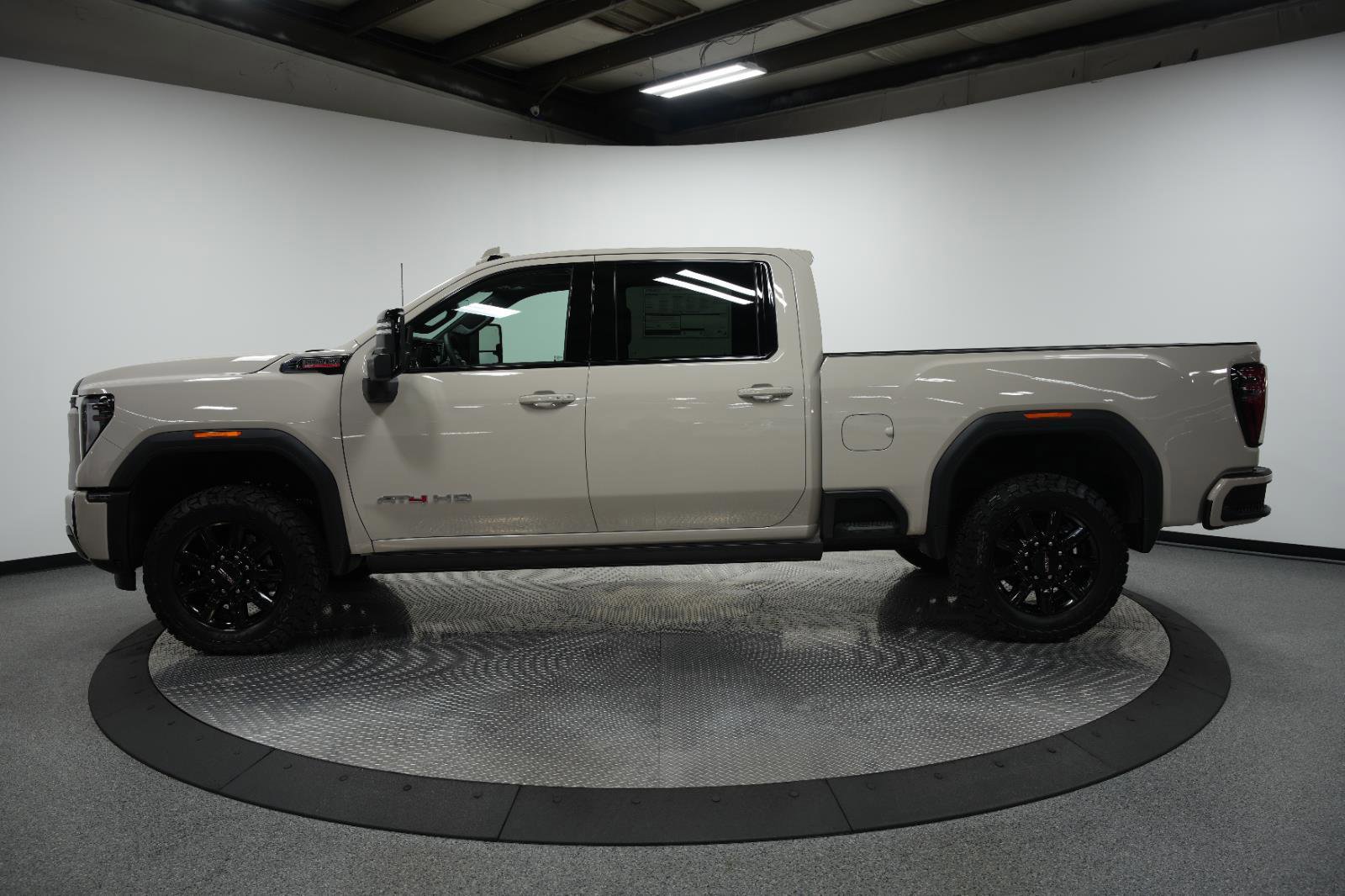 New 2026 GMC Sierra 2500 AT4 w/ AT4 Premium Plus Package image 7