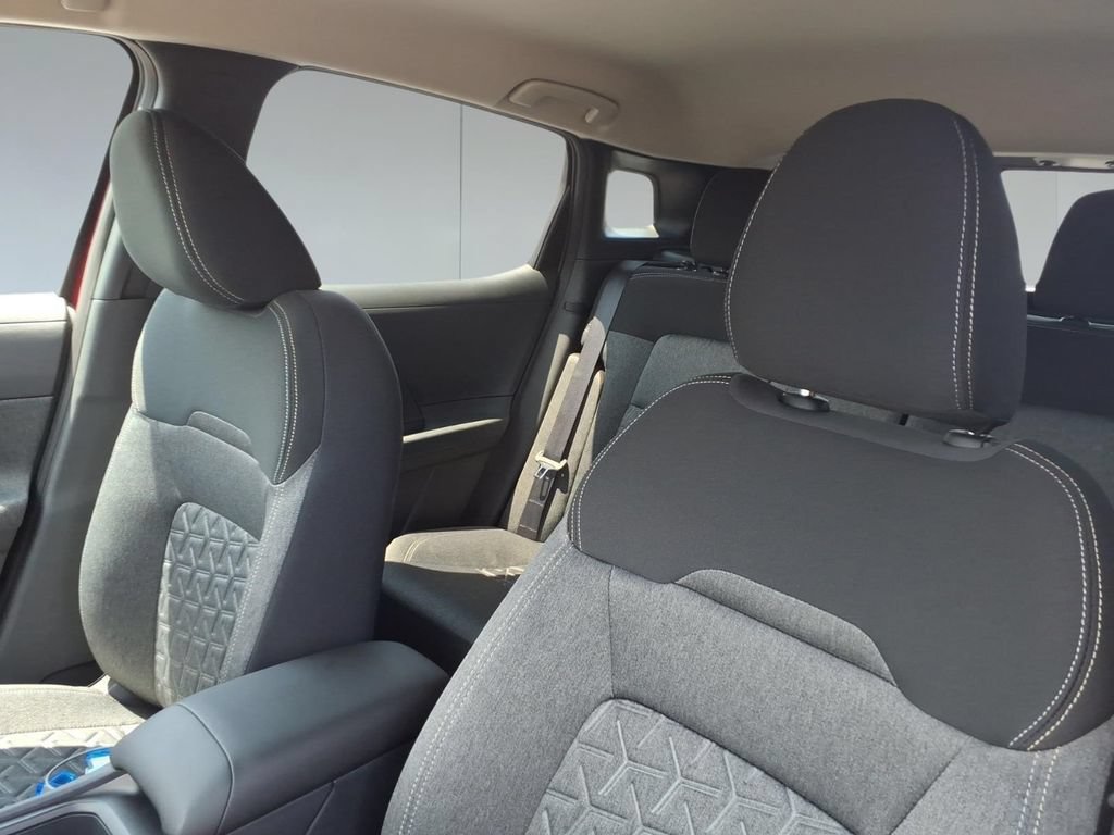 New 2026 Nissan Kicks SV w/ Cold Weather Package FWD image 15