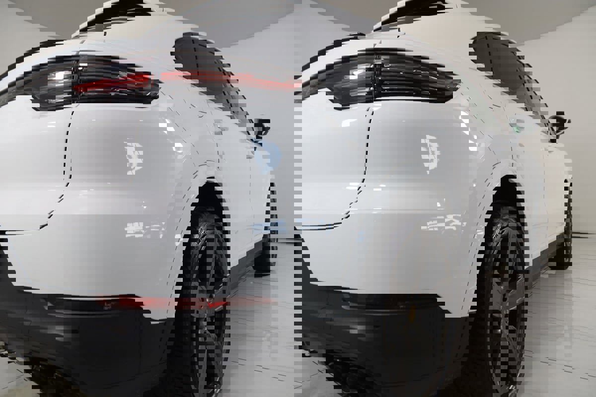 Used 2023 Porsche Cayenne Coupe image 93