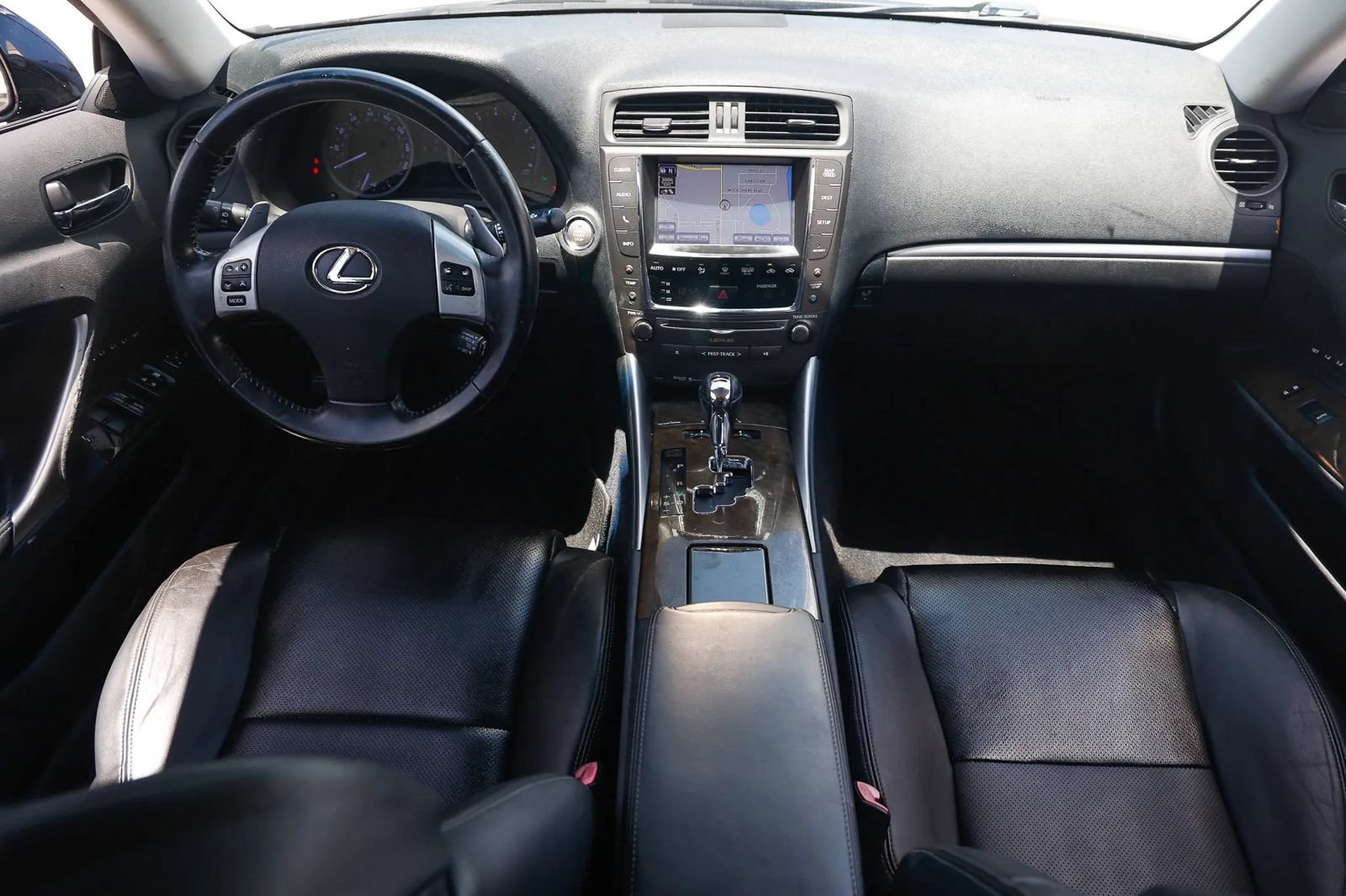 Used 2014 Lexus IS 250C w/ Luxury Package RWD image 2