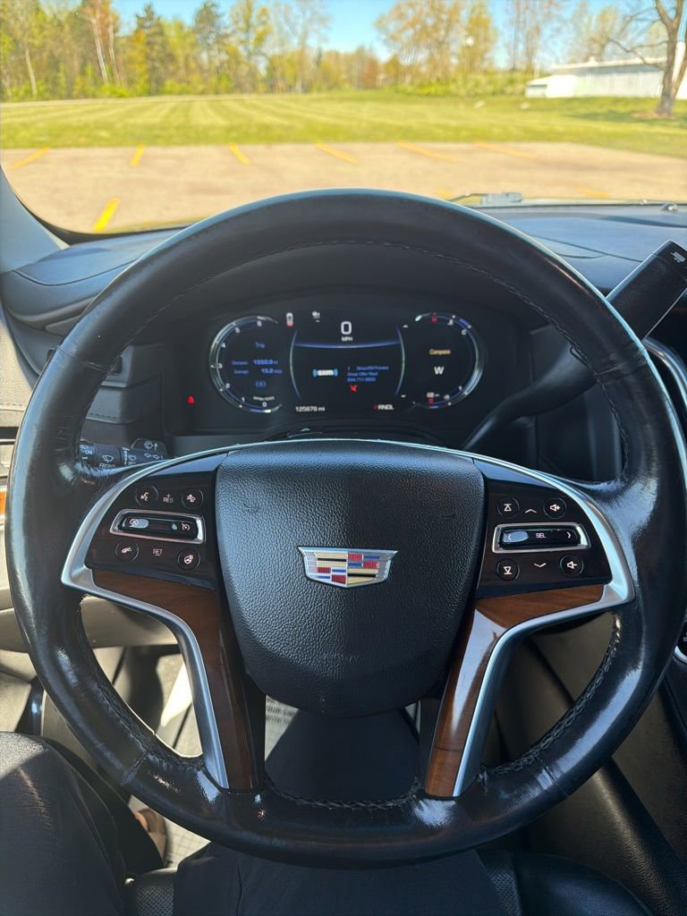 Used 2017 Cadillac Escalade ESV Premium Luxury AWD/4WD image 8