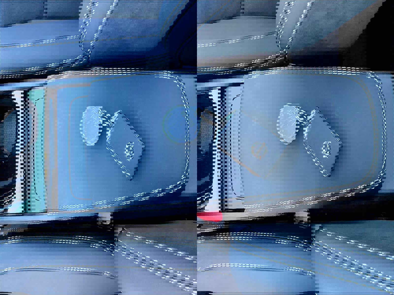 Used 2023 Volvo XC40 Recharge Ultimate w/ Protection Package Premier image 14