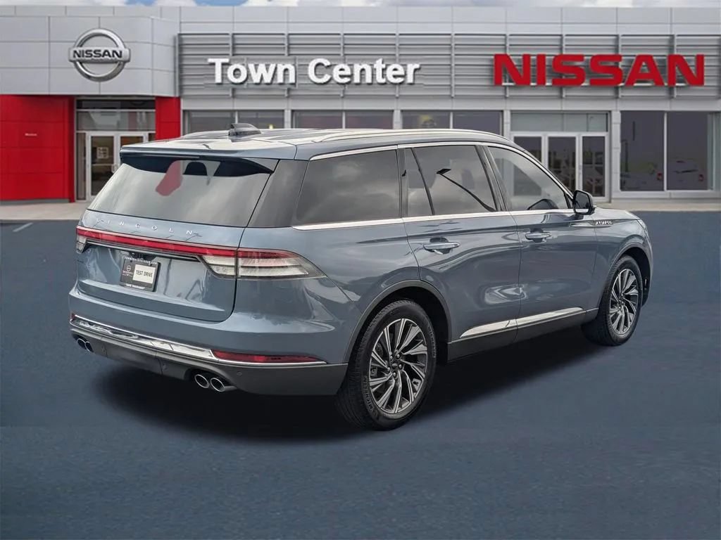 Used 2025 Lincoln Aviator 2WD image 7
