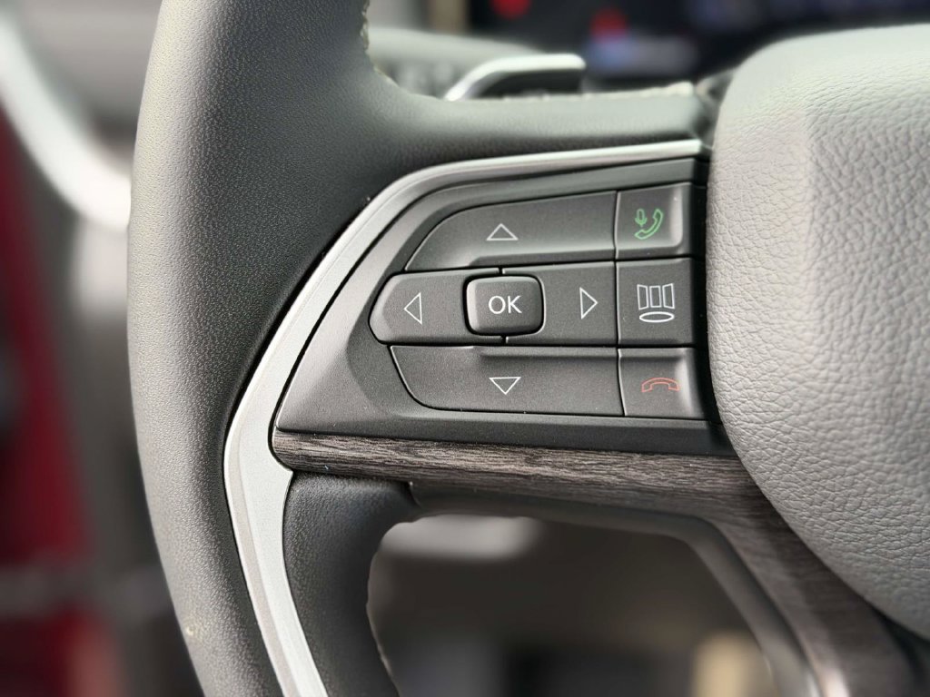 Used 2025 Jeep Grand Cherokee L Limited AWD/4WD image 30